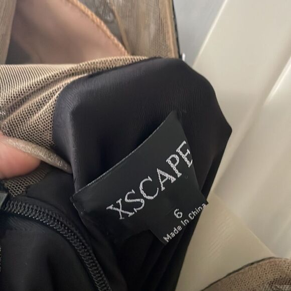 🎀 Nwot Xscape embellished gown in black size 6 - Picture 15 of 15